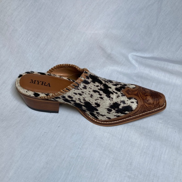 Myra Bag Shoes - Replacement/Project Shoe! Myra Bag Heely Western Hand Tooled Mule Sz 8 Left Foot